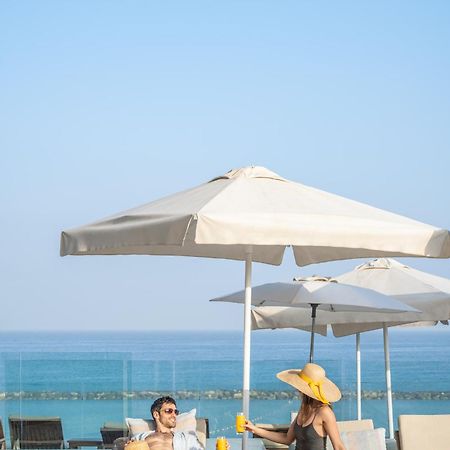 Royal Beach Hotel Tel Aviv By Isrotel Exclusive Exterior photo Beach umbrella
